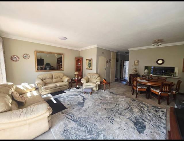 3 BEDROOM TOWNHOUSE FOR SALE IN ASTON MANOR